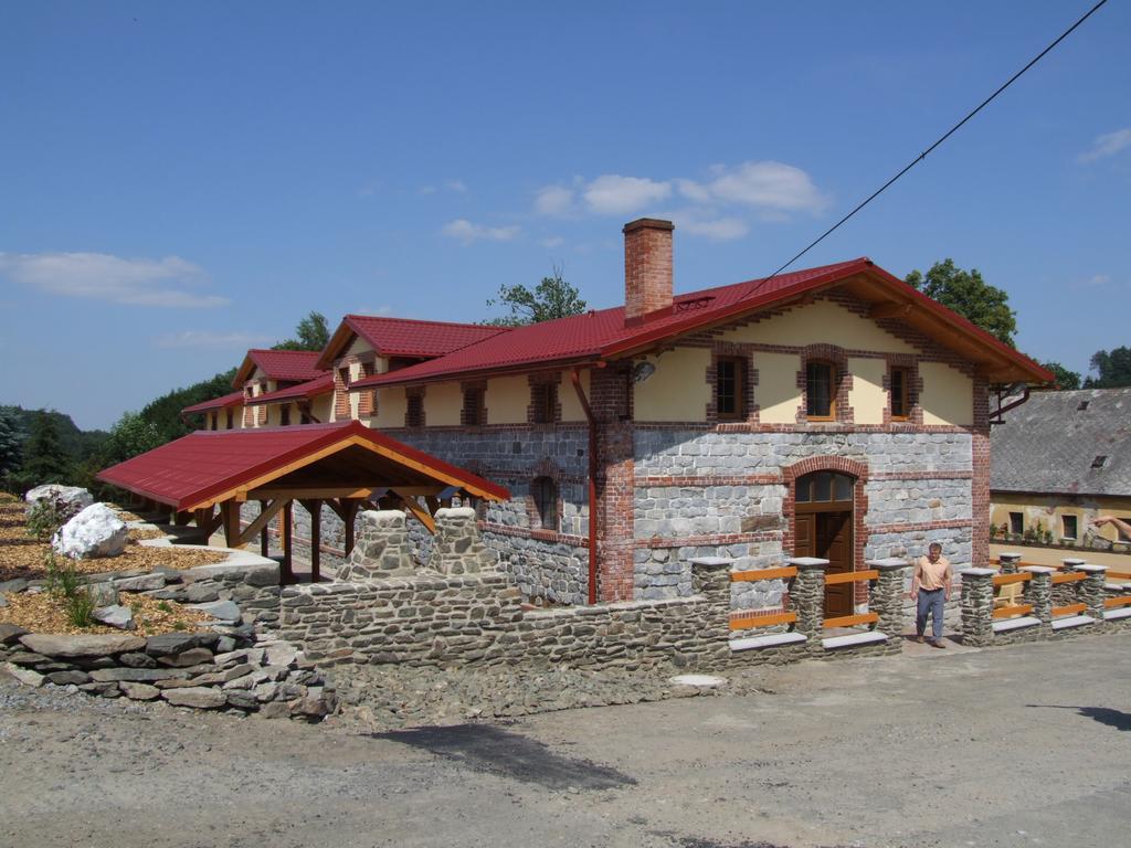 Hotel Ranc Pod Rejvizem Zlaté Hory Zewnętrze zdjęcie